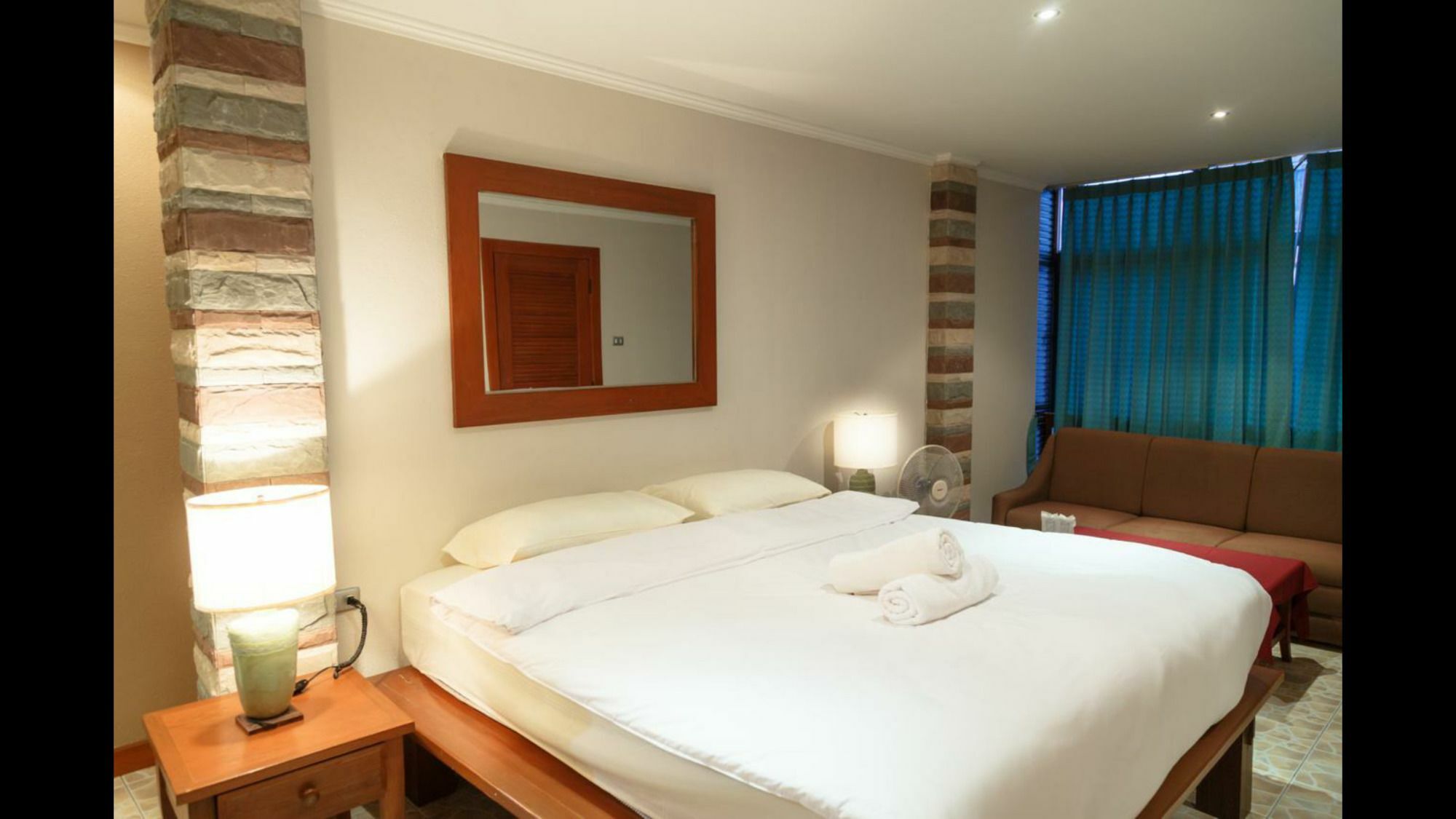 Avenue Beach Hotel 좀티엔 비치 외부 사진
