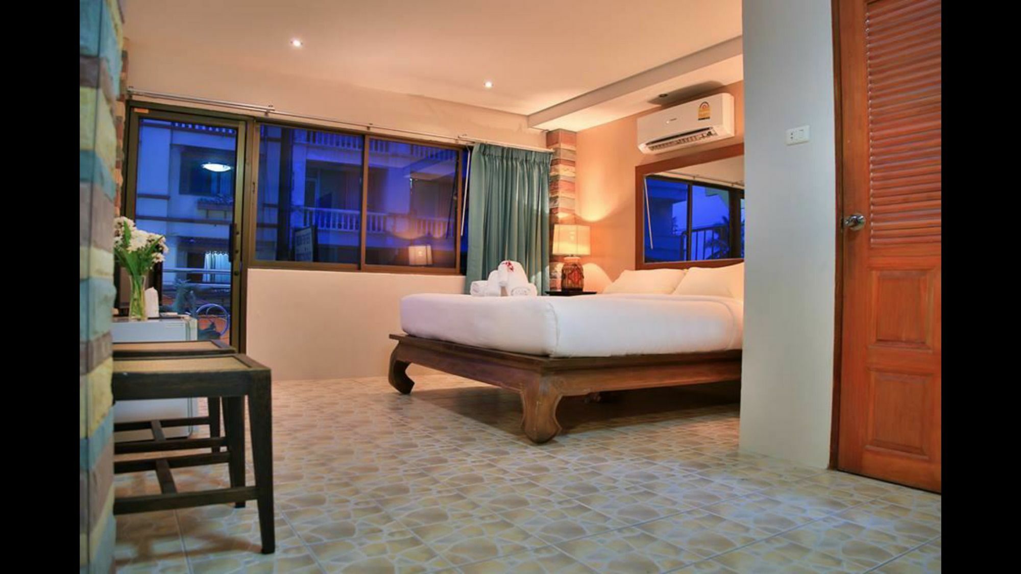 Avenue Beach Hotel 좀티엔 비치 외부 사진