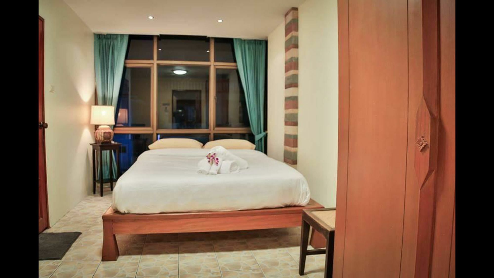 Avenue Beach Hotel 좀티엔 비치 외부 사진